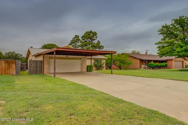 Photo 2 — 642 S Farmer, Crosbyton, TX 79322