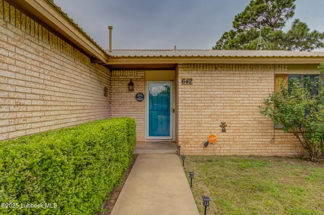 Photo 3 — 642 S Farmer, Crosbyton, TX 79322