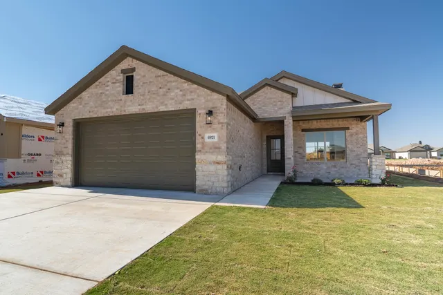 Front exterior — 6921 14th Street, Lubbock, TX 79416