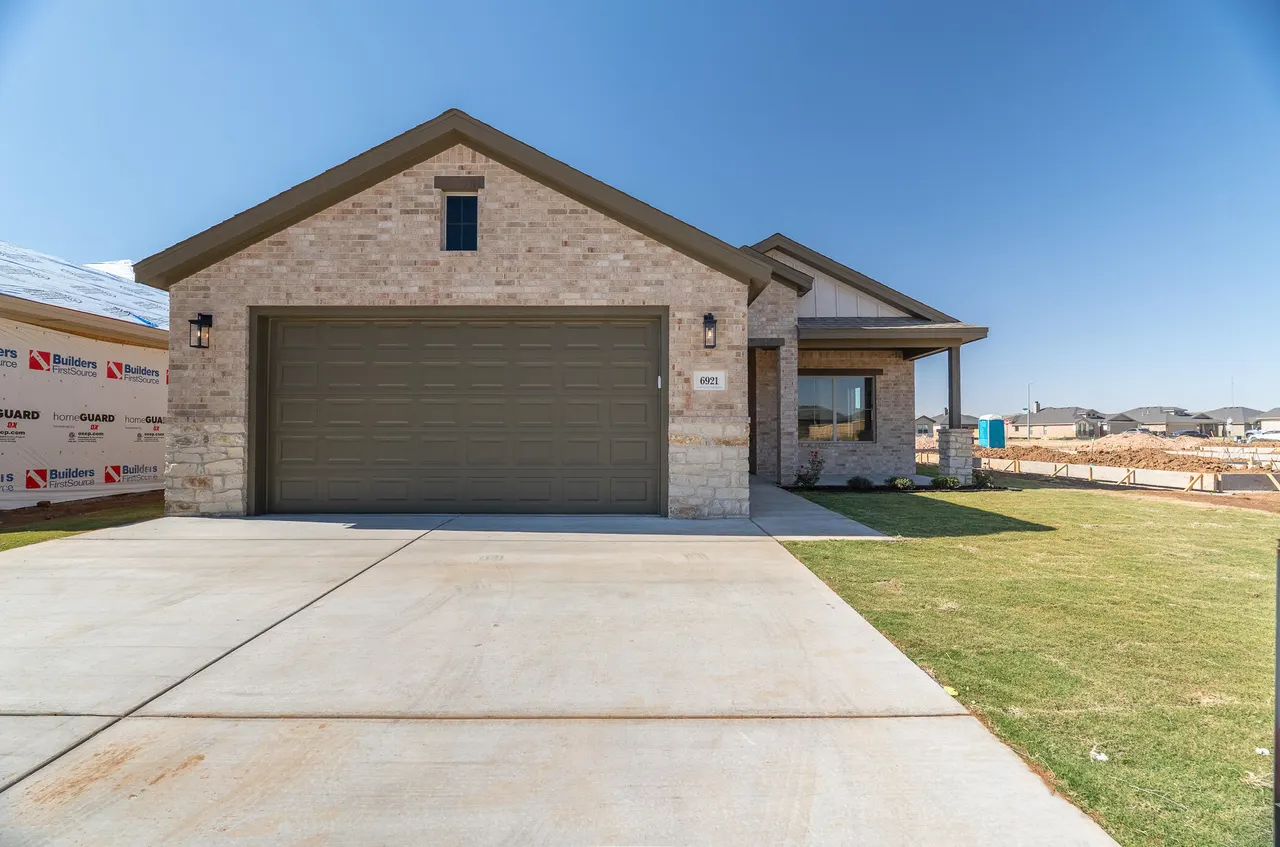 Photo 2 — 6921 14th Street, Lubbock, TX 79416