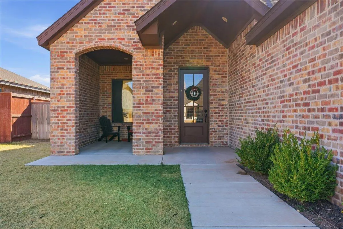 Photo 3 — 805 N 5th Street, Wolfforth, TX 79382