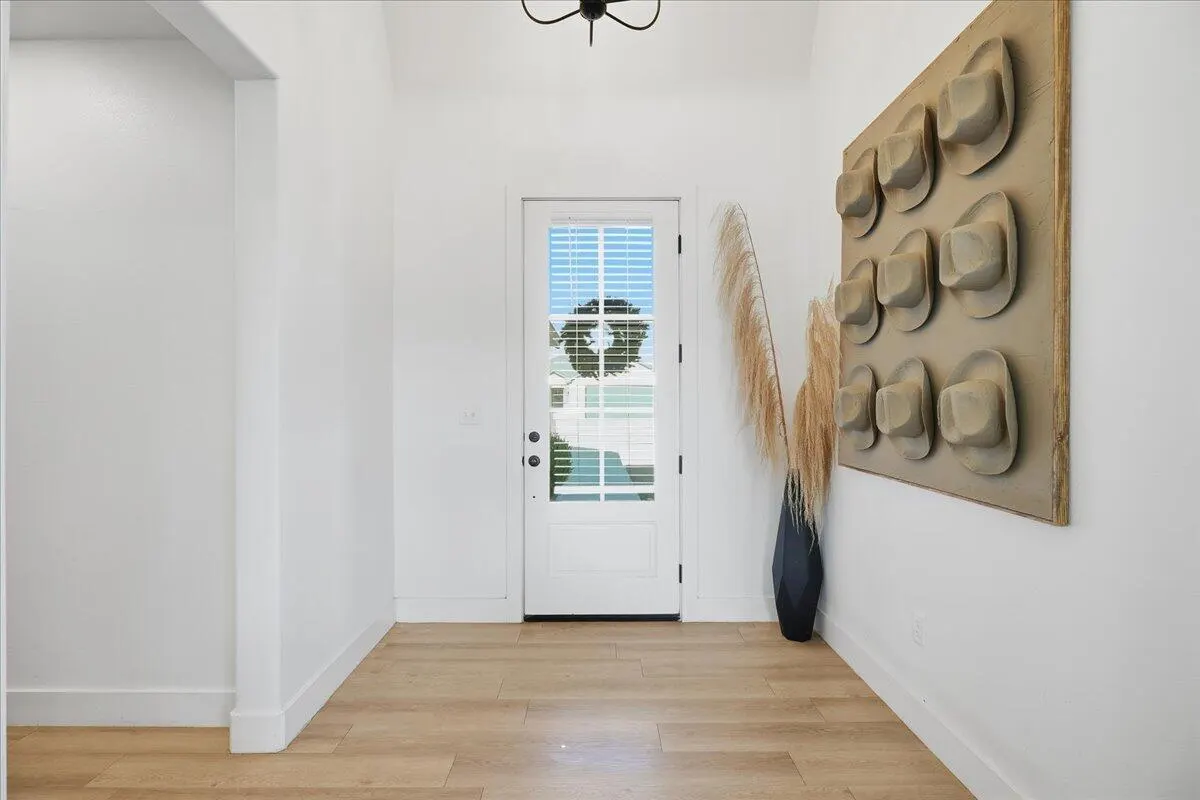 Photo 5 — 805 N 5th Street, Wolfforth, TX 79382