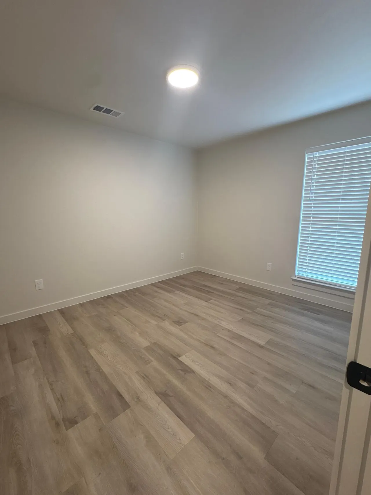 Photo 4 — 6302 Virginia Avenue, Lubbock, TX 79407