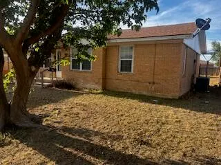 Photo 18 — 111 E Monroe Street, Levelland, TX 79336