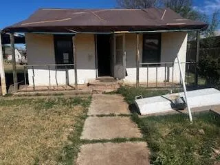 Front exterior — 620 S 13th Street, Slaton, TX 79364
