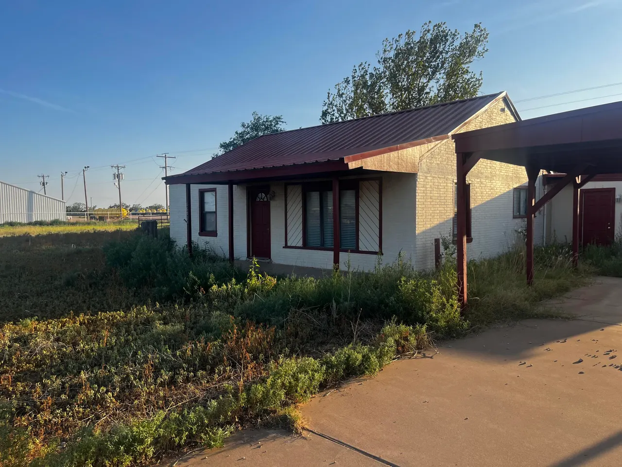 Front exterior — 1692 Avenue S, Levelland, TX 79336