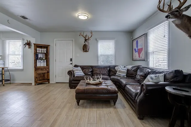 Photo 5 — 2515 33rd Street, Lubbock, TX 79410