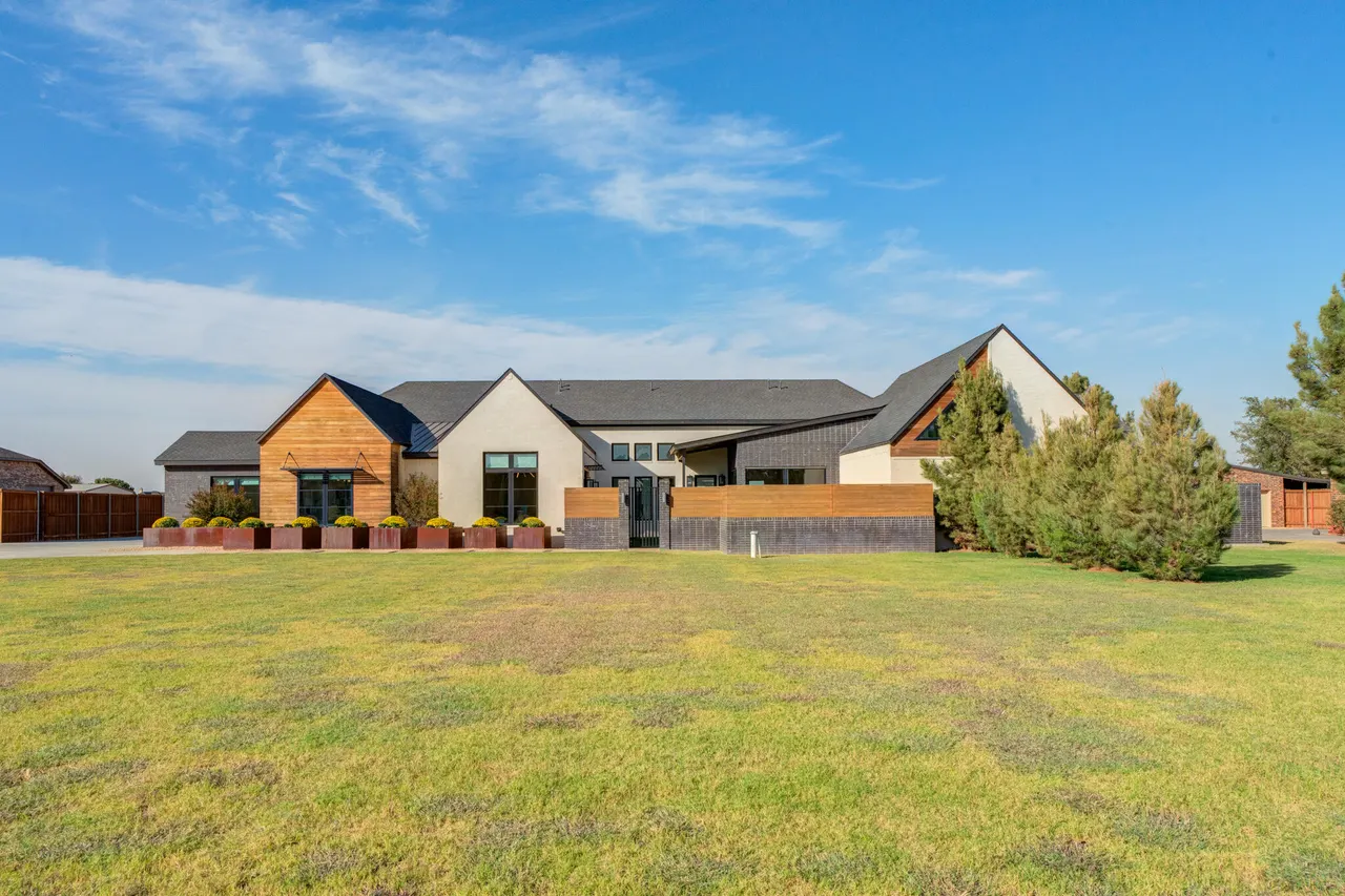 Photo 7 — 8114 County Rd 7000, Lubbock, TX 79407
