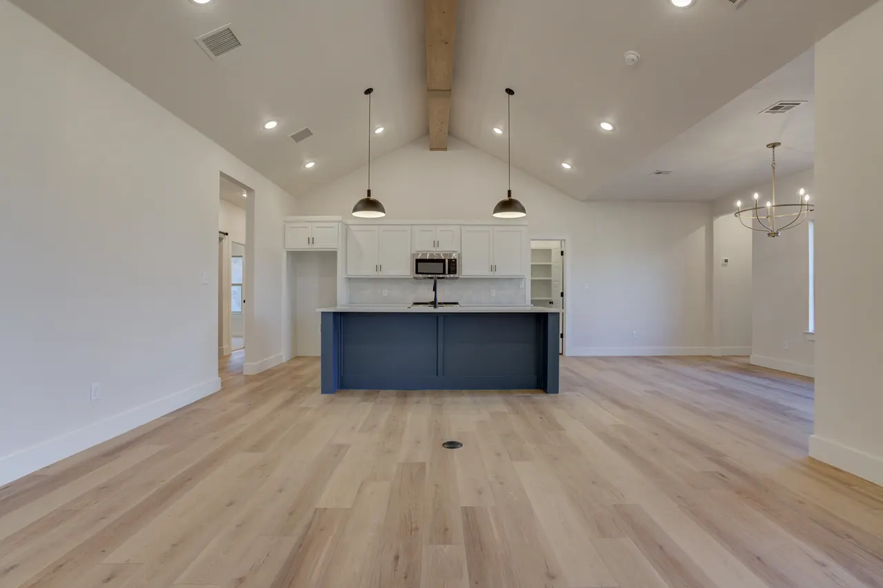 Photo 16 — 6913 13th Street, Lubbock, TX 79416