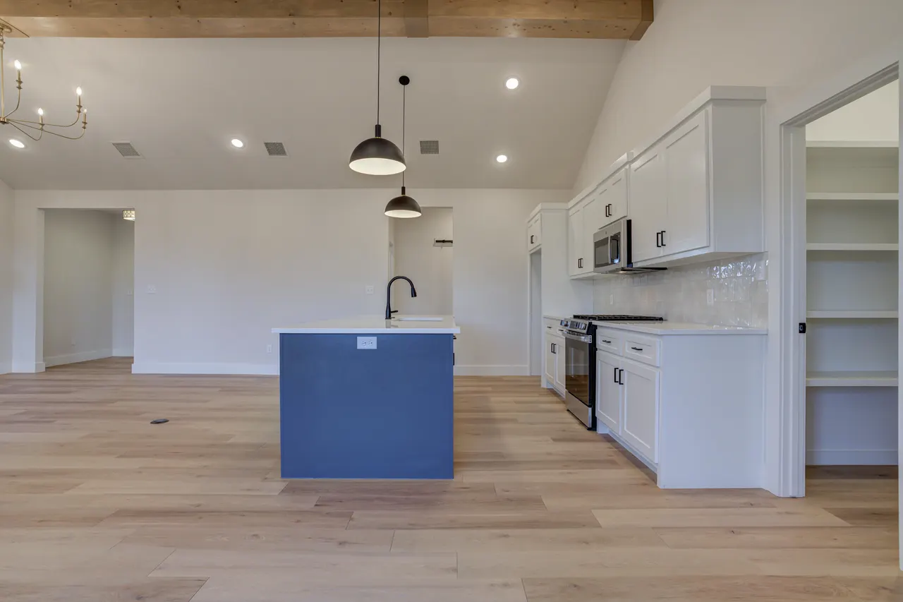 Photo 18 — 6913 13th Street, Lubbock, TX 79416