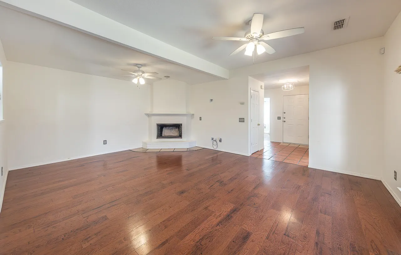 Photo 3 — 1036 Iola Avenue, Lubbock, TX 79416