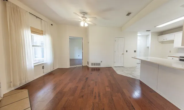 Photo 7 — 1036 Iola Avenue, Lubbock, TX 79416