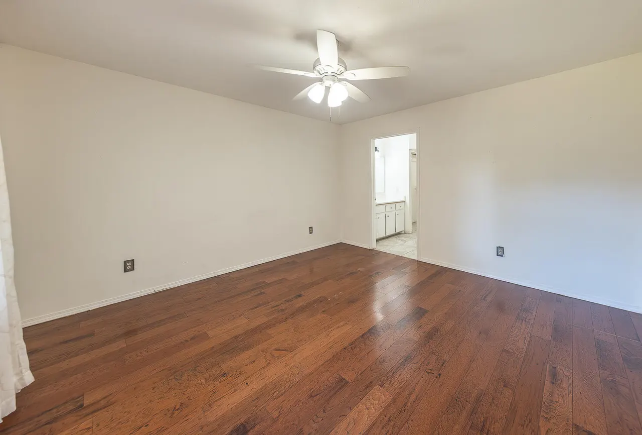 Photo 9 — 1036 Iola Avenue, Lubbock, TX 79416