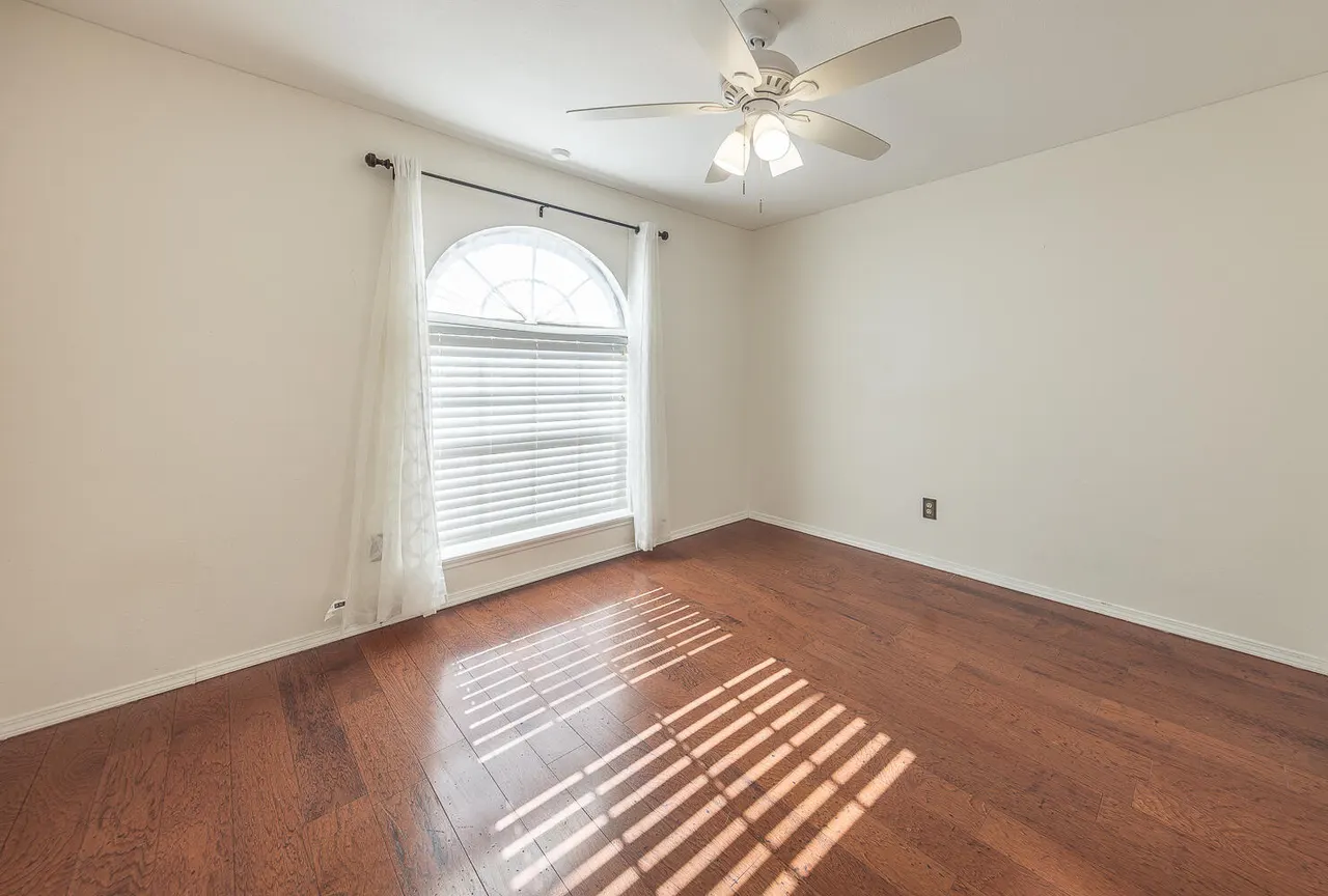 Photo 12 — 1036 Iola Avenue, Lubbock, TX 79416