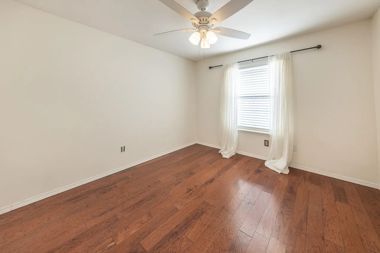 Photo 14 — 1036 Iola Avenue, Lubbock, TX 79416