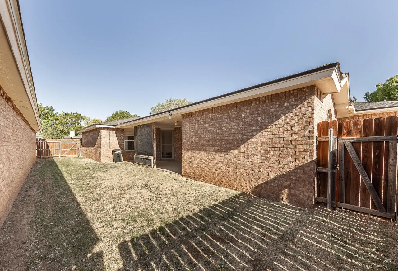 Photo 17 — 1036 Iola Avenue, Lubbock, TX 79416