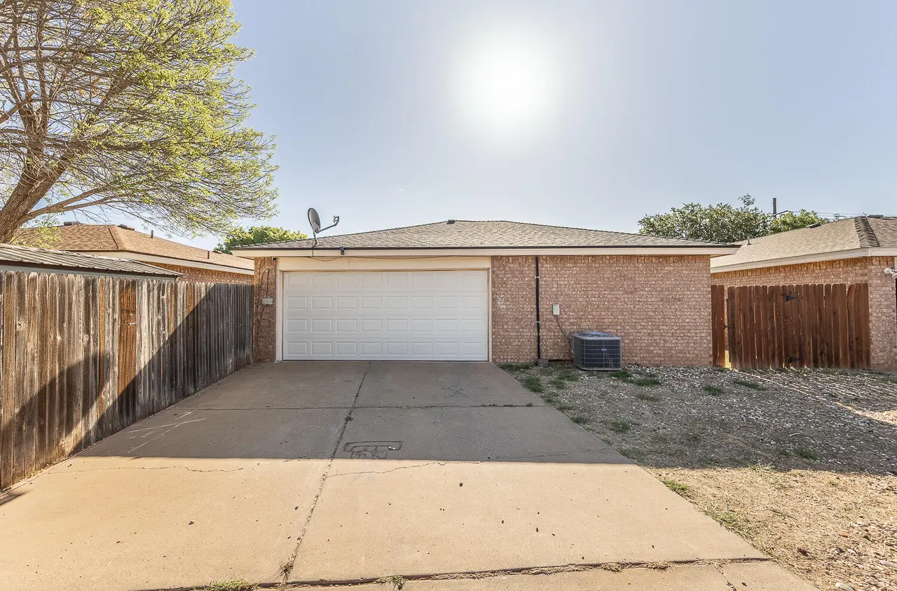 Photo 19 — 1036 Iola Avenue, Lubbock, TX 79416