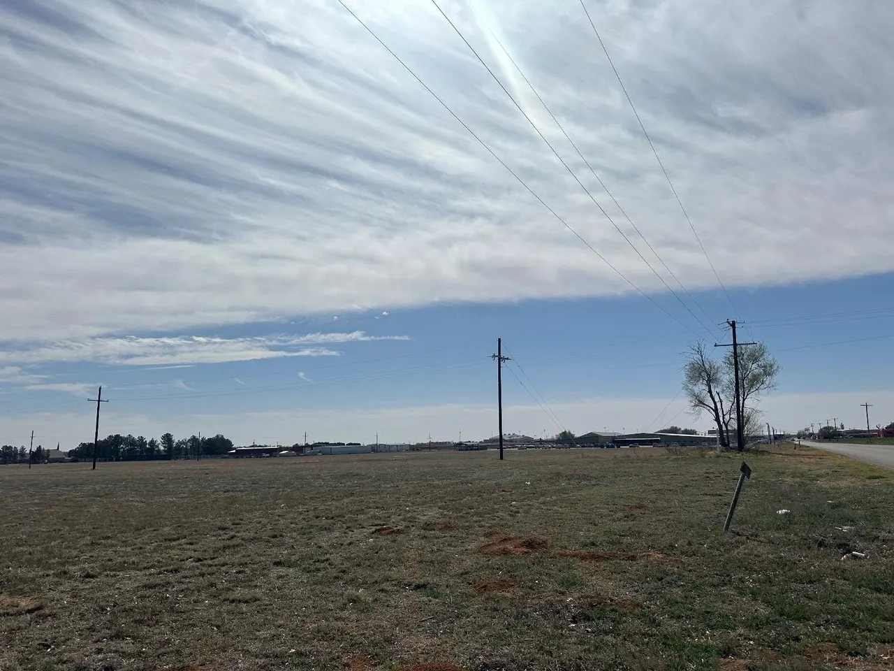 Photo 5 — 1717 West Avenue, Levelland, TX 79336