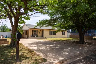 Sold home at 203 SW 14th Street