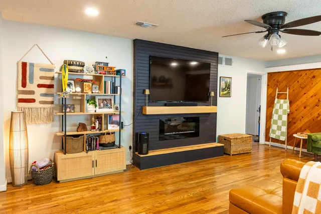 Photo 2 — 203 SW 14th Street, Seminole, TX 79360
