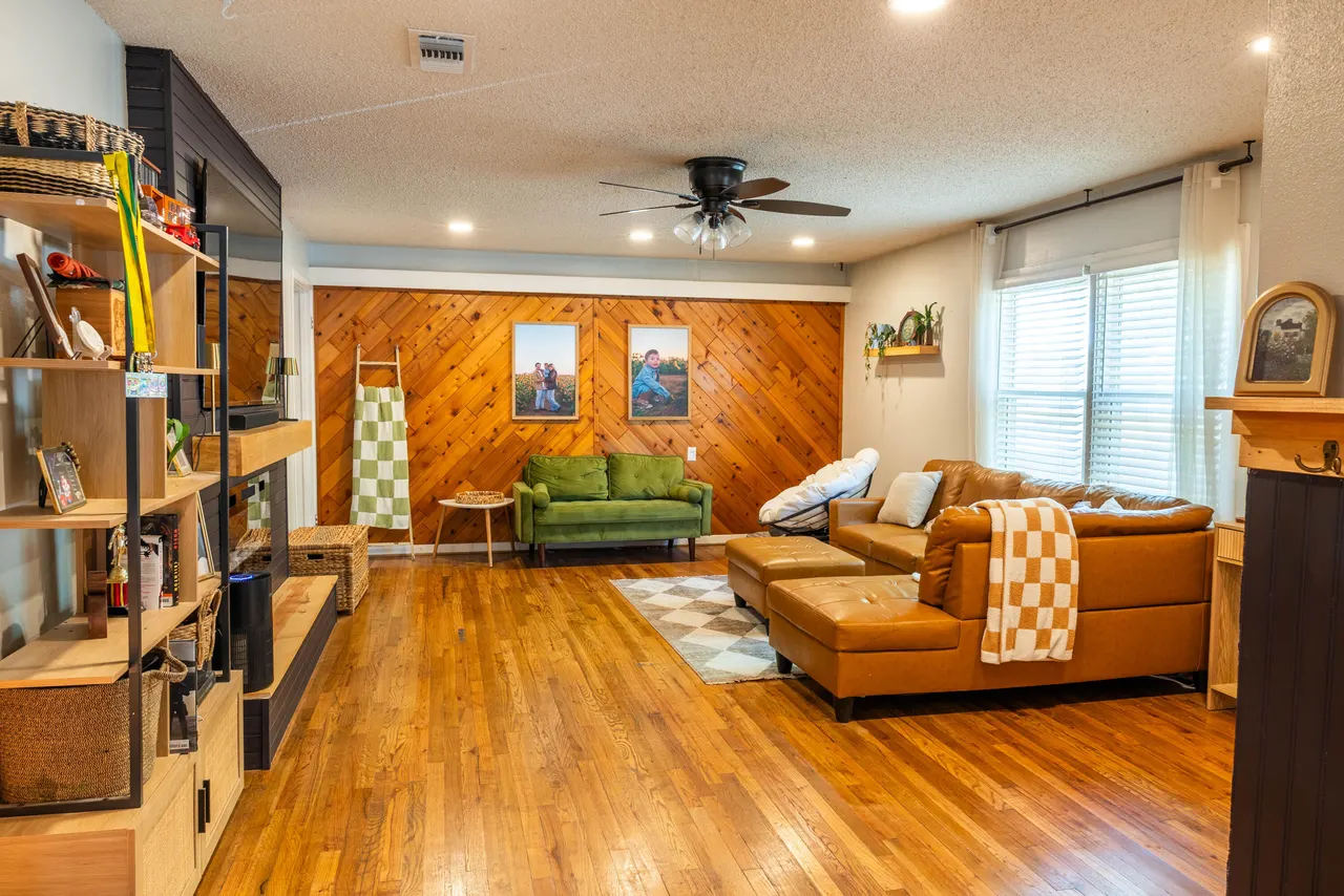 Photo 3 — 203 SW 14th Street, Seminole, TX 79360