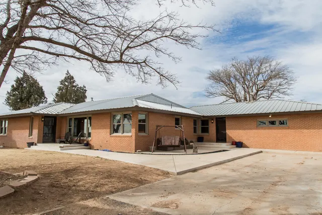 Front exterior — 930 Sun Road, Plainview, TX 79072
