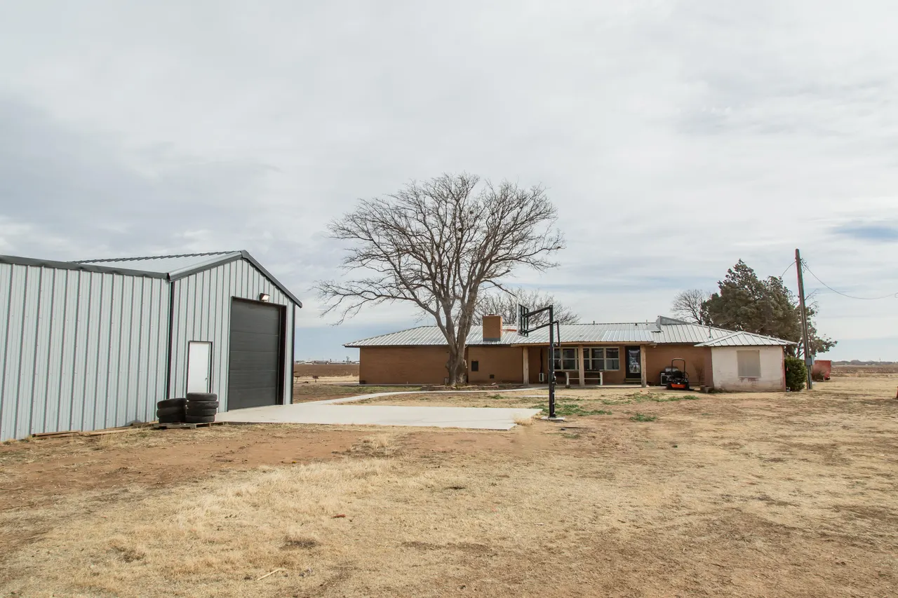 Photo 21 — 930 Sun Road, Plainview, TX 79072