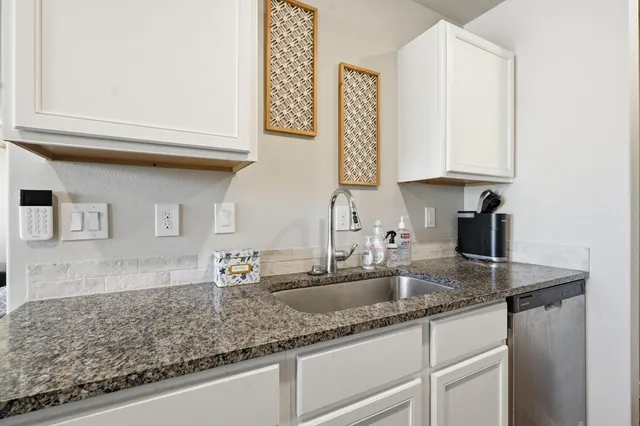 Photo 8 — 1605 135th Street, Lubbock, TX 79423