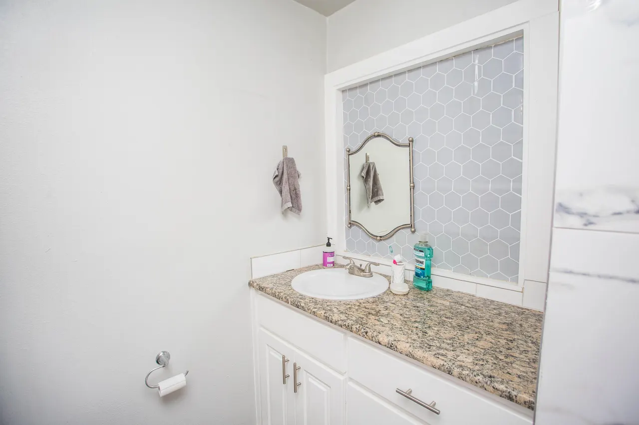 Photo 21 — 2408 32nd Street, Lubbock, TX 79411