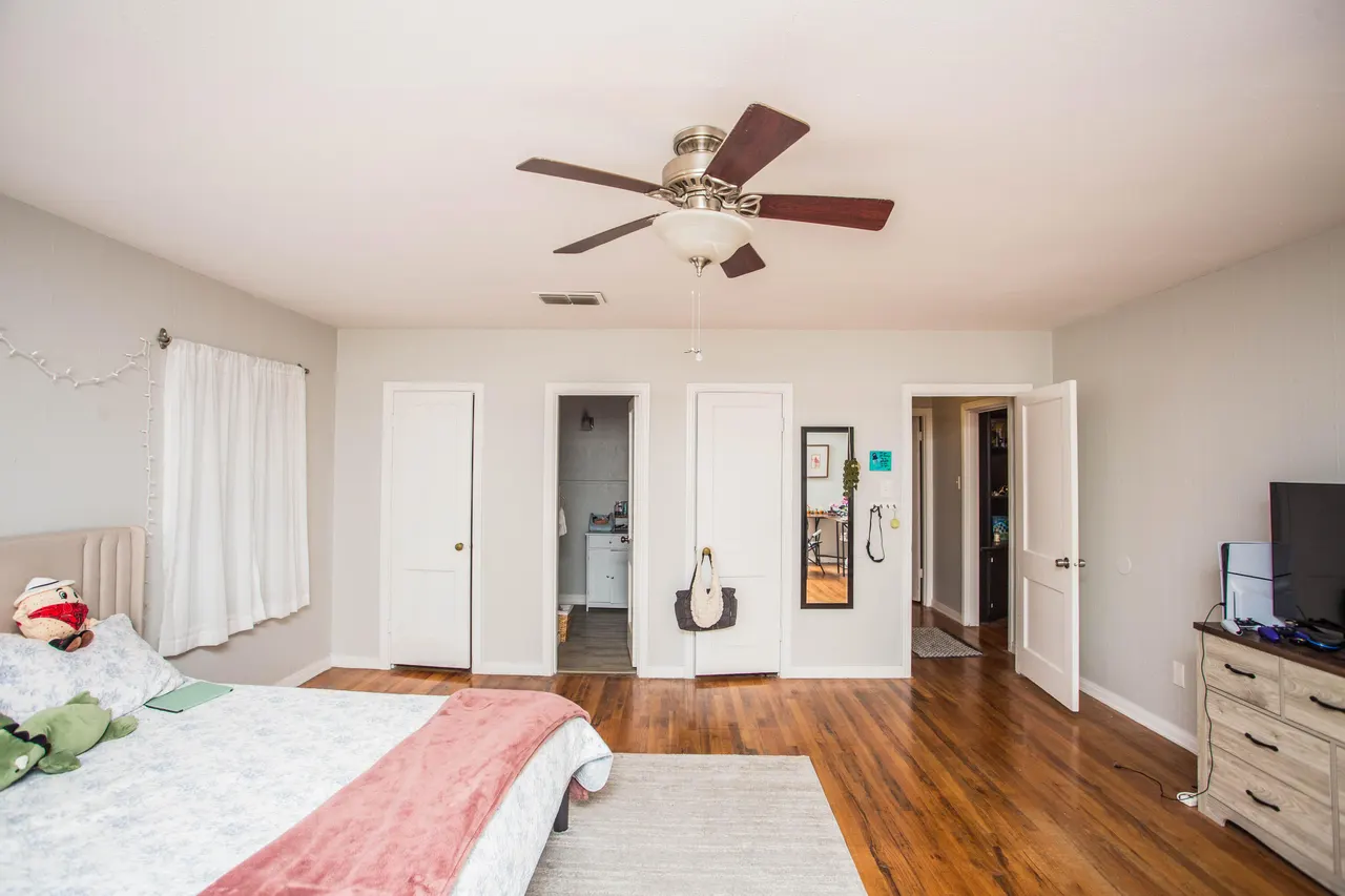 Photo 13 — 2408 32nd Street, Lubbock, TX 79411