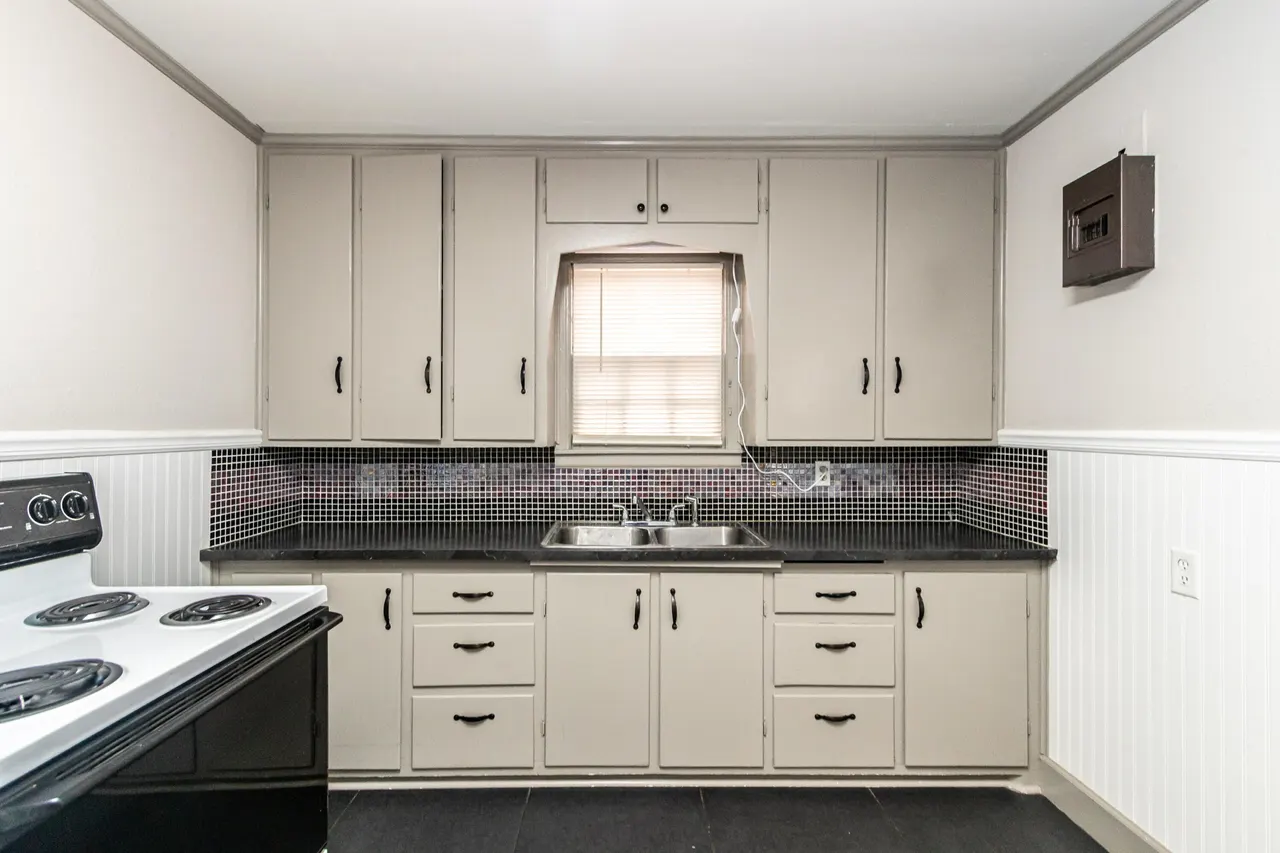 Photo 7 — 2508 35th Street, Lubbock, TX 79413
