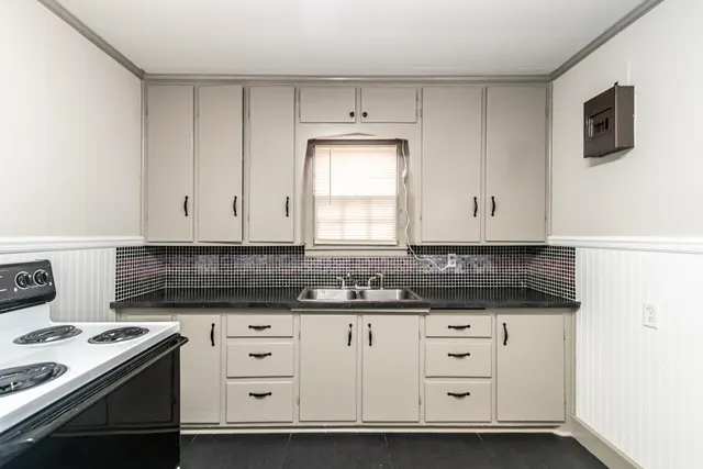 Photo 7 — 2508 35th Street, Lubbock, TX 79413