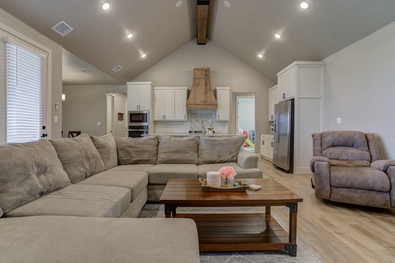 Photo 7 — 6952 101st Street, Lubbock, TX 79424