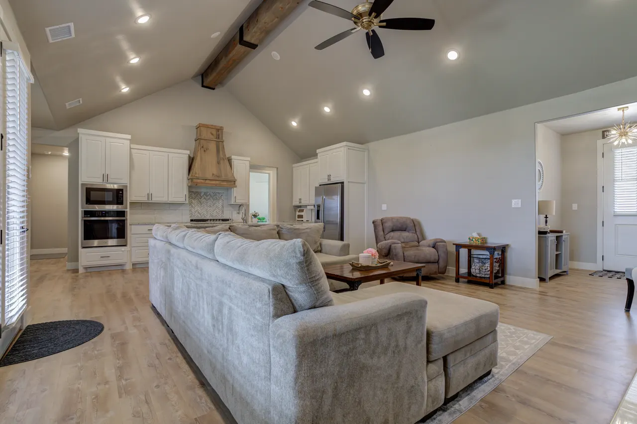 Photo 10 — 6952 101st Street, Lubbock, TX 79424