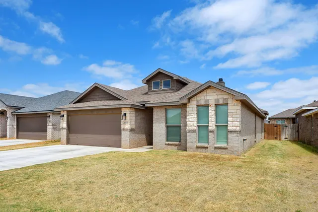 Photo 2 — 2014 142nd Street, Lubbock, TX 79423