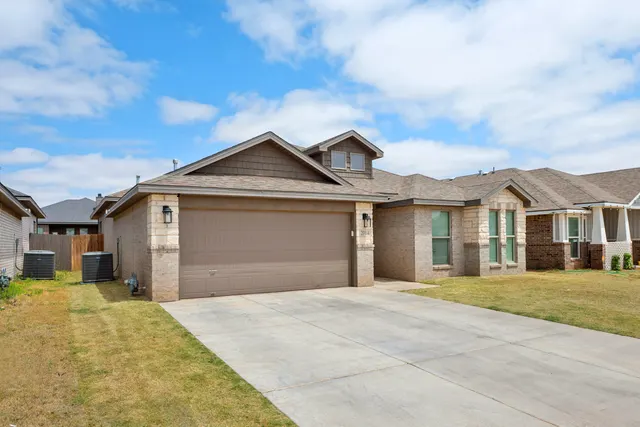 Photo 3 — 2014 142nd Street, Lubbock, TX 79423
