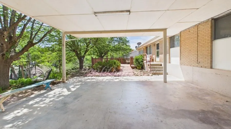 Photo 6 — 590 Comanche Drive, Lubbock, TX 79404