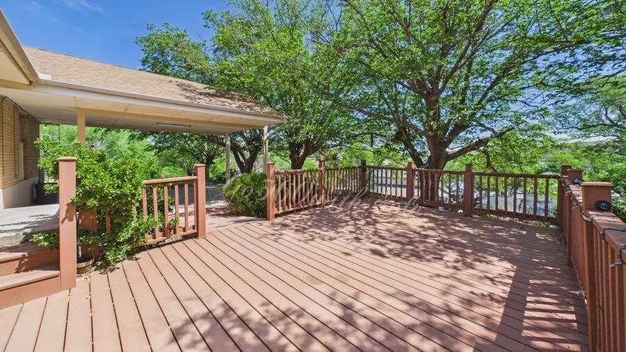 Photo 7 — 590 Comanche Drive, Lubbock, TX 79404