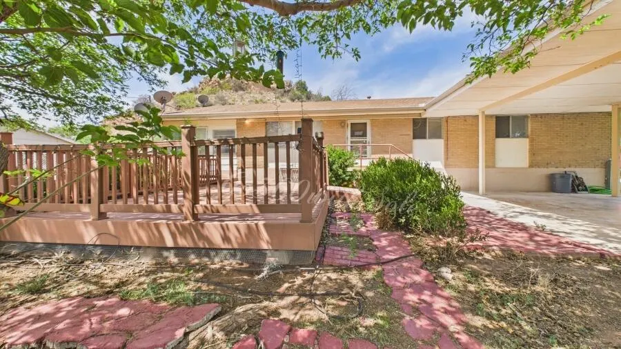 Photo 9 — 590 Comanche Drive, Lubbock, TX 79404