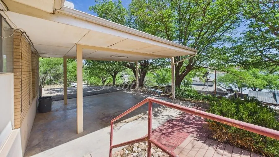 Photo 12 — 590 Comanche Drive, Lubbock, TX 79404