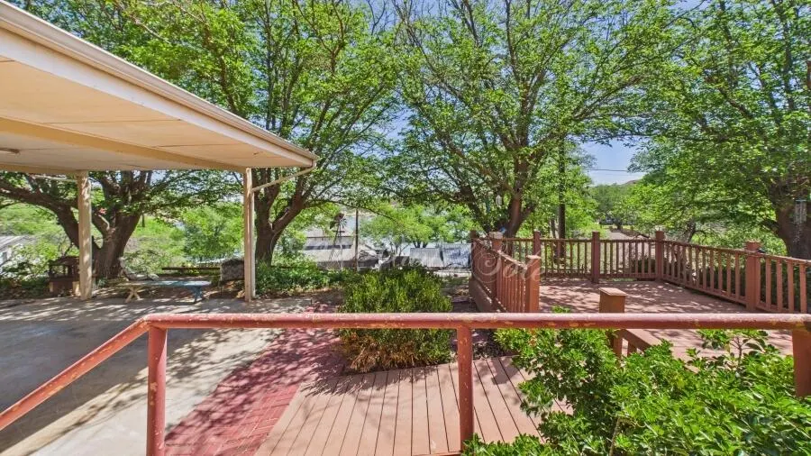 Photo 13 — 590 Comanche Drive, Lubbock, TX 79404