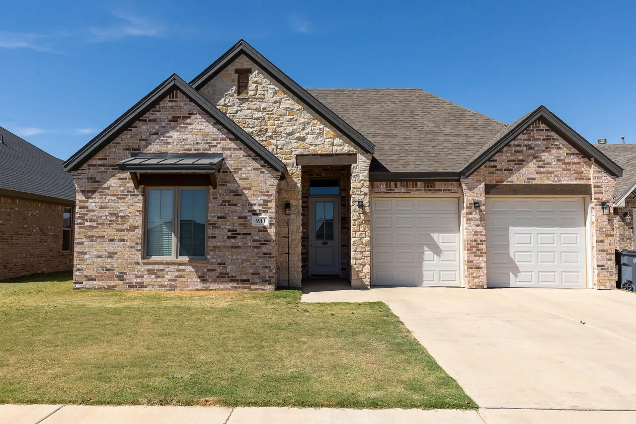 Front exterior — 6910 17th Street, Lubbock, TX 79407