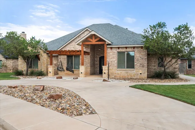 Photo 2 — 1210 N 14th Place, Wolfforth, TX 79382