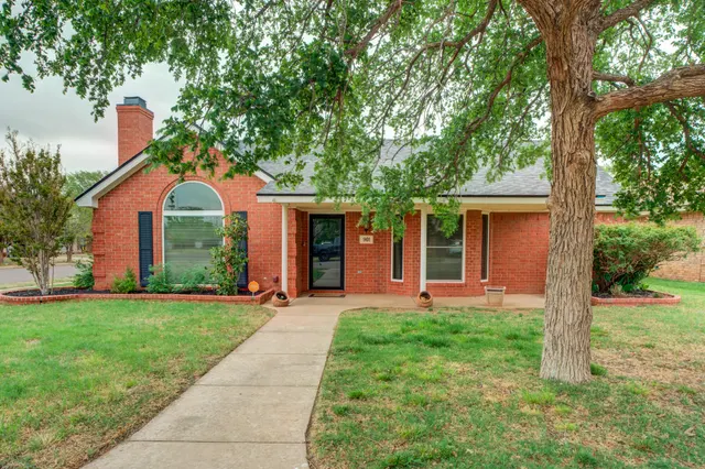 Photo 2 — 901 Kirby Avenue, Lubbock, TX 79416