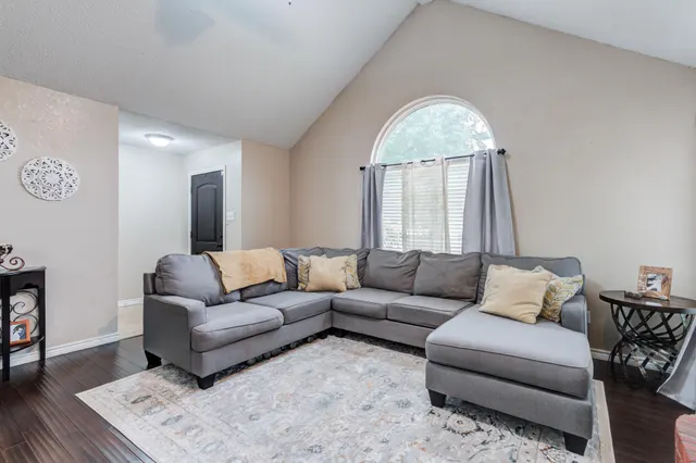 Photo 4 — 901 Kirby Avenue, Lubbock, TX 79416