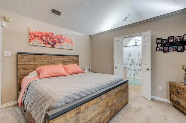 Photo 8 — 901 Kirby Avenue, Lubbock, TX 79416