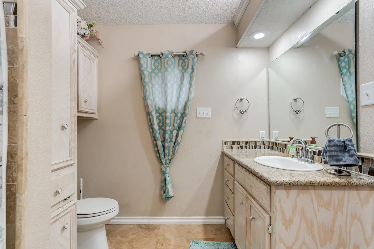 Photo 10 — 901 Kirby Avenue, Lubbock, TX 79416