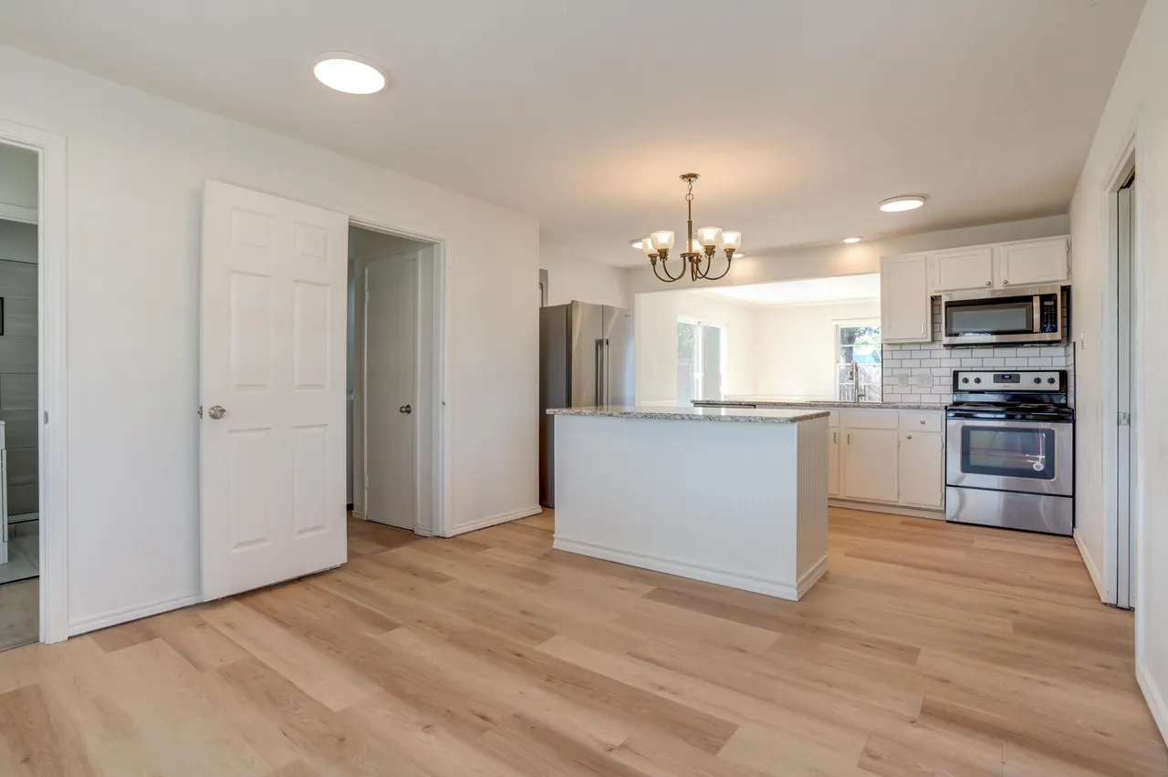 Photo 7 — 4008 26th Street, Lubbock, TX 79410