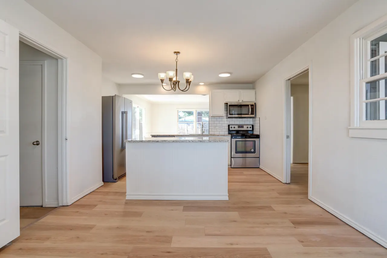 Photo 8 — 4008 26th Street, Lubbock, TX 79410