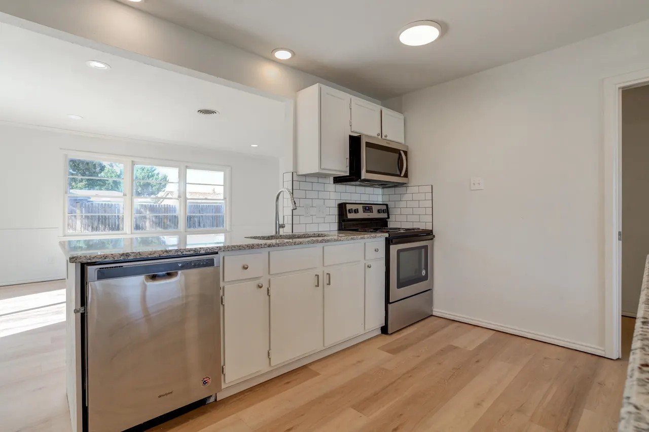 Photo 11 — 4008 26th Street, Lubbock, TX 79410